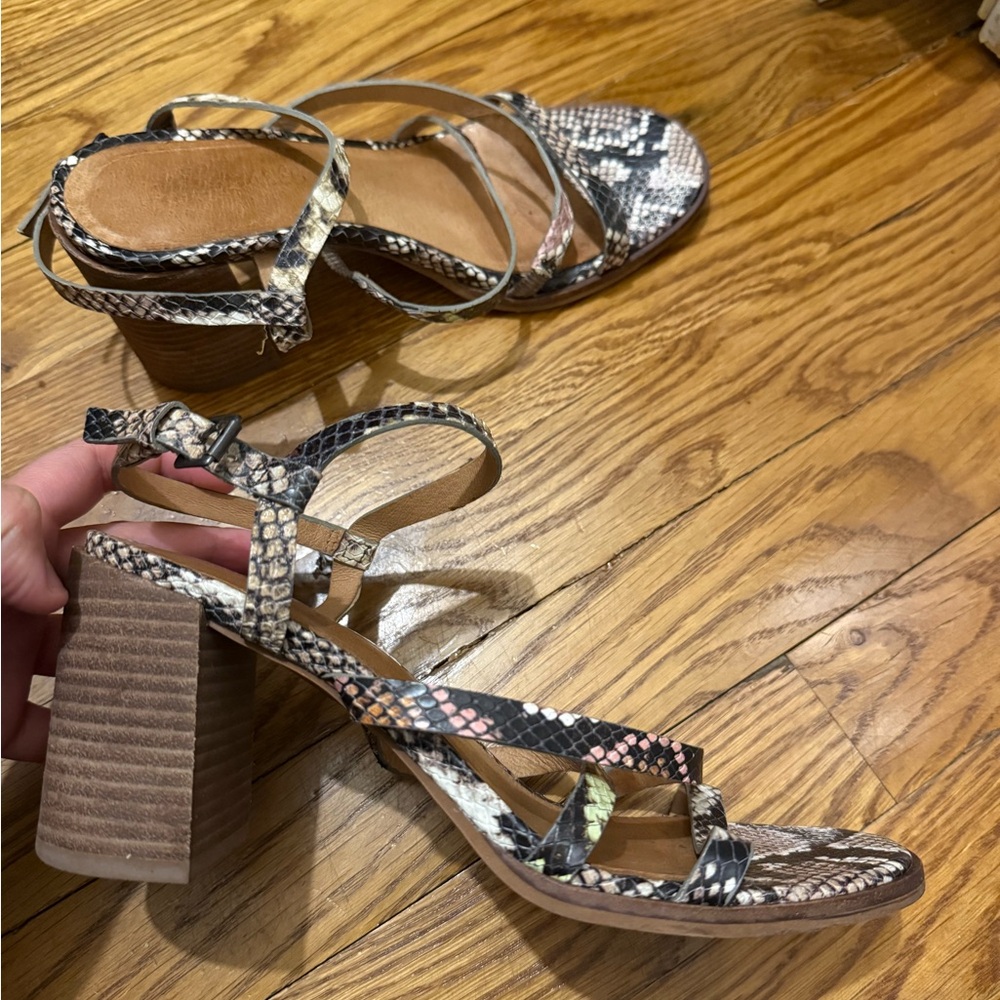 Size 7 madewell block heel sandal